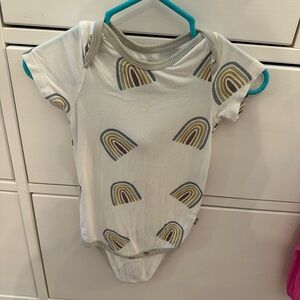 Kyte BABY Cream Rainbow Bodysuit